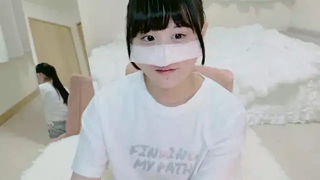 Snapshot of im_hina chatting on 10-13-25, 01:11 im hina online show from 10-13-25, 01:11