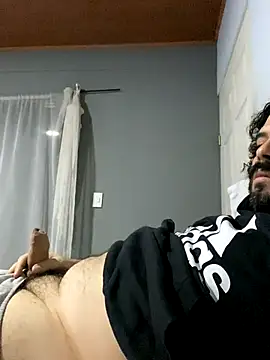 Snapshot of uto857 chatting on 09-28-25, 01:00 uto857 online show from 09-28-25, 01:00