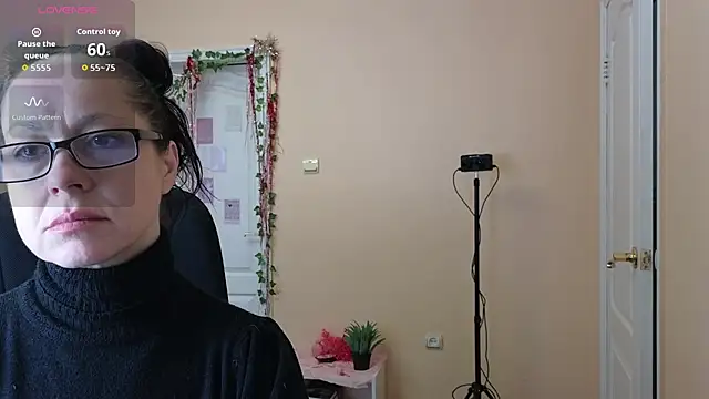 Snapshot of Ronda_Roni chatting on 01-08-26, 08:16 Ronda Roni online show from 01-08-26, 08:16