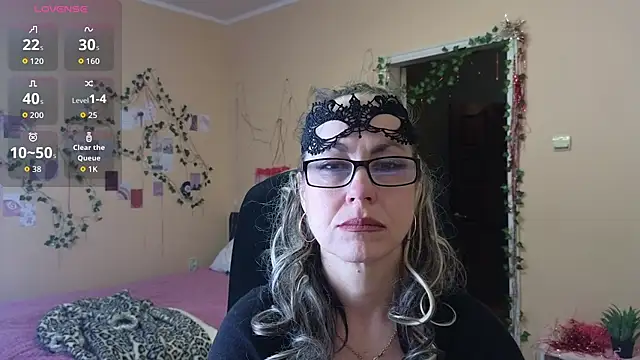 Snapshot of Ronda_Roni chatting on 01-15-26, 05:56 Ronda Roni online show from 01-15-26, 05:56