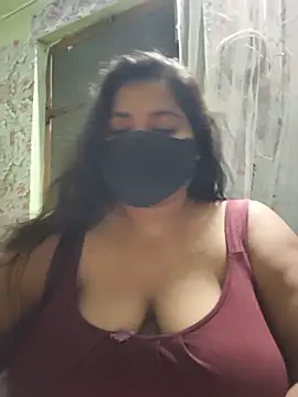 Snapshot of Liyaa_24 chatting on 06-18-26, 05:17 Liyaa 24 online show from 06-18-26, 05:17
