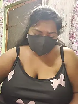 Snapshot of Liyaa_24 chatting on 07-15-26, 04:34 Liyaa 24 online show from 07-15-26, 04:34