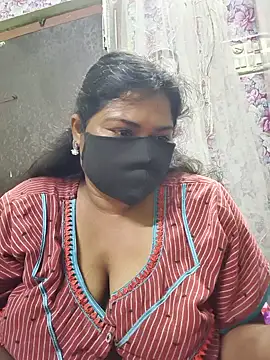 Snapshot of Liyaa_24 chatting on 07-20-26, 04:53 Liyaa 24 online show from 07-20-26, 04:53