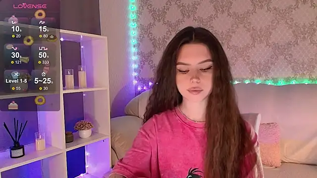 Snapshot of HolyMiax chatting on 05-18-26, 03:57 HolyMiax online show from 05-18-26, 03:57