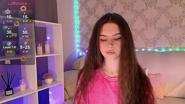 Snapshot of HolyMiax chatting on 05-18-26, 04:07 HolyMiax online show from 05-18-26, 04:07