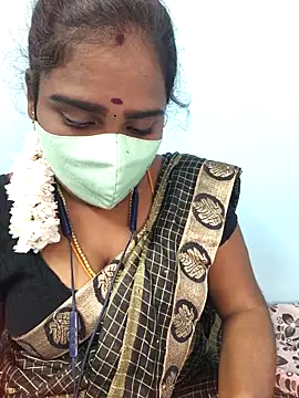 Snapshot of Tamil_riyalini12 chatting on 11-22-25, 05:23 Tamil riyalini12 online show from 11-22-25, 05:23