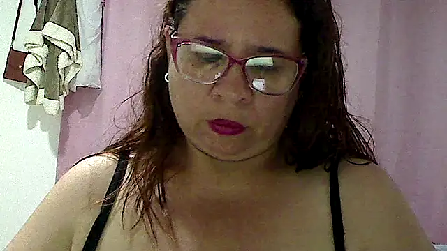 Snapshot of luciana69hot chatting on 12-22-25, 10:18 luciana69hot online show from 12-22-25, 10:18