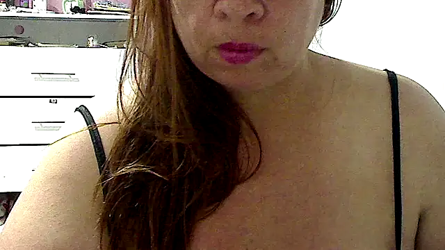 Snapshot of luciana69hot chatting on 02-23-26, 09:34 luciana69hot online show from 02-23-26, 09:34