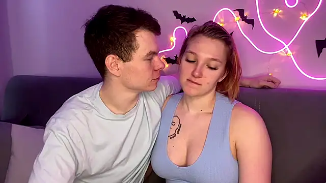 julielourens online show from 10-24-25, 09:17