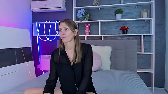 ChristyBrook online show from 10-06-25, 07:11