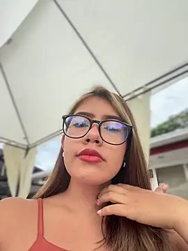 Snapshot of sara_calderon chatting on 10-14-25, 01:23 sara calderon online show from 10-14-25, 01:23