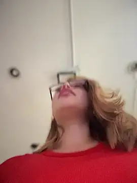 sara calderon online show from 11-21-25, 01:32