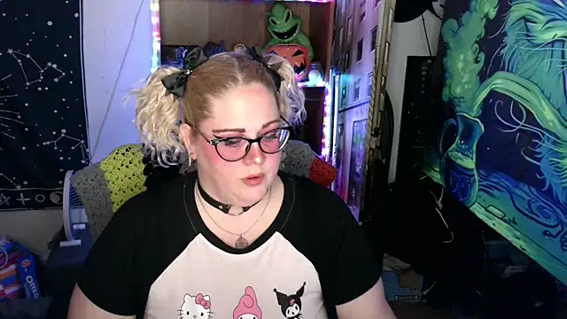 Kinky Witch online show from 04-17-26, 04:32