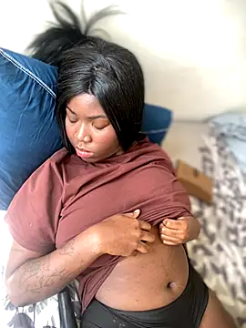 Alexia 24 online show from 11-18-25, 04:11