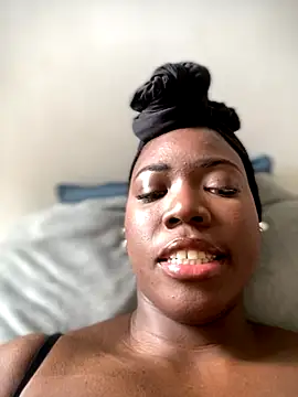 Alexia 24 online show from 11-23-25, 04:51