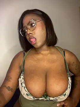 Alexia 24 online show from 06-16-26, 04:15