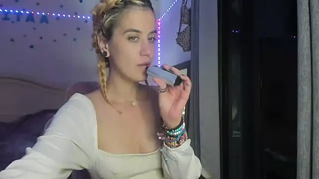 Snapshot of aalokitaa chatting on 11-13-25, 05:28 aalokitaa online show from 11-13-25, 05:28