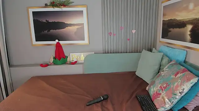 Hailey-Fox online show from 11-09-25, 10:19