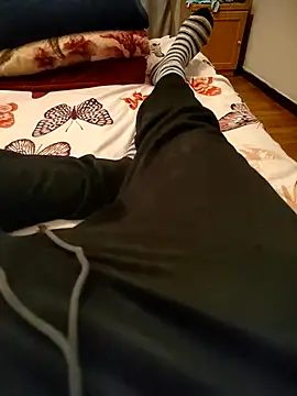 Snapshot of kulliguy chatting on 09-19-25, 08:09 kulliguy online show from 09-19-25, 08:09