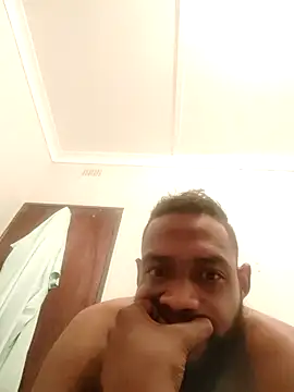 Snapshot of kulliguy chatting on 10-28-25, 08:44 kulliguy online show from 10-28-25, 08:44