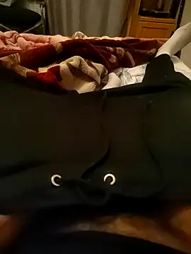 Snapshot of kulliguy chatting on 11-28-25, 09:17 kulliguy online show from 11-28-25, 09:17