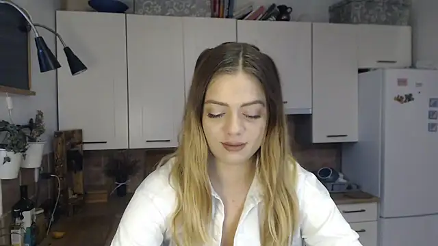 BuffyxLUST online show from 11-12-25, 08:04