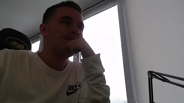 Snapshot of FreddyBredi chatting on 11-01-25, 09:00 FreddyBredi online show from 11-01-25, 09:00