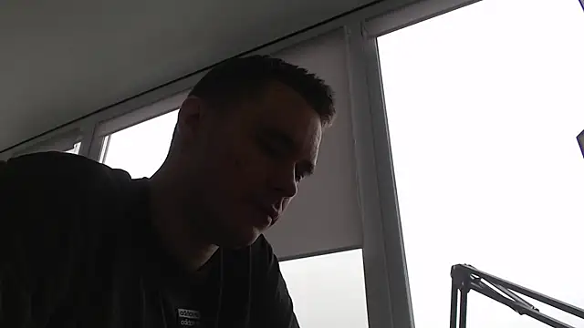 Snapshot of FreddyBredi chatting on 11-08-25, 05:51 FreddyBredi online show from 11-08-25, 05:51