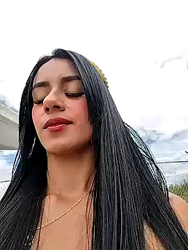 Juliana Xander online show from 10-28-25, 03:04