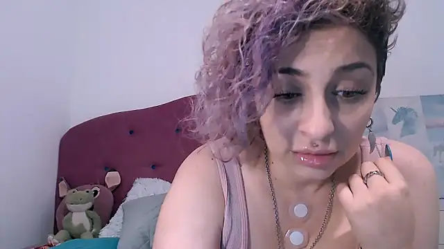 Snapshot of AAARUNY chatting on 01-05-26, 05:27 AAARUNY online show from 01-05-26, 05:27