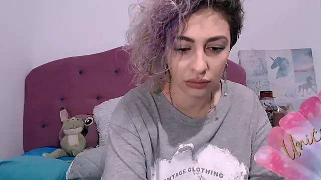 Snapshot of AAARUNY chatting on 01-17-26, 12:43 AAARUNY online show from 01-17-26, 12:43