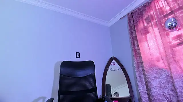 Snapshot of Pamela_Squirtt chatting on 01-16-26, 03:16 Pamela Squirtt online show from 01-16-26, 03:16