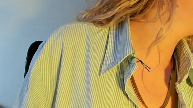 Snapshot of Pamela_Squirtt chatting on 02-17-26, 01:07 Pamela Squirtt online show from 02-17-26, 01:07