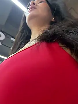 Ninazhang online show from 05-15-26, 12:50