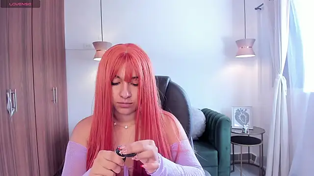 DANDARA THOM online show from 09-25-25, 07:06