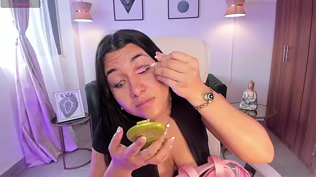 DANDARA THOM online show from 11-26-25, 07:26