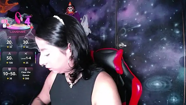 CristaldelLeon s online show from 10-07-25, 02:14