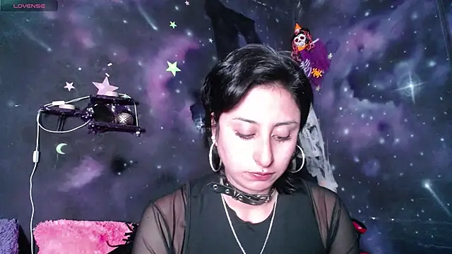 CristaldelLeon s online show from 10-17-25, 07:27