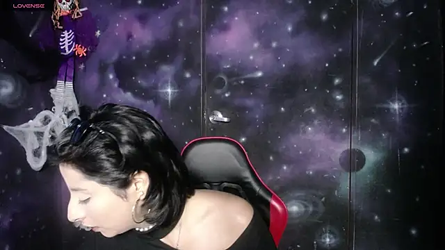 CristaldelLeon s online show from 10-18-25, 07:03