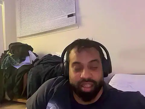 gogone2025 online show from 10-12-25, 06:23