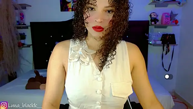 Luna blackk online show from 10-12-25, 09:03