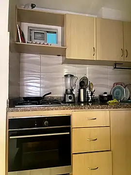 Becca Johnson u online show from 10-05-25, 12:09