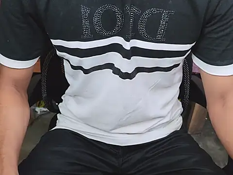 ChiseledCharm online show from 10-04-25, 02:59