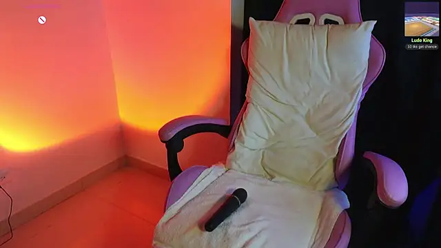 Snapshot of Anyone__666 chatting on 02-12-26, 11:00 Anyone 666 online show from 02-12-26, 11:00