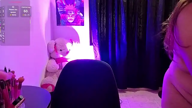 Snapshot of Gaby__Howards chatting on 10-21-25, 07:03 Gaby Howards online show from 10-21-25, 07:03