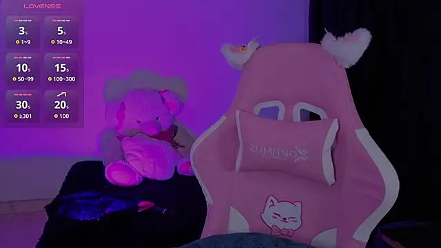 Snapshot of Gaby__Howards chatting on 11-21-25, 09:02 Gaby Howards online show from 11-21-25, 09:02