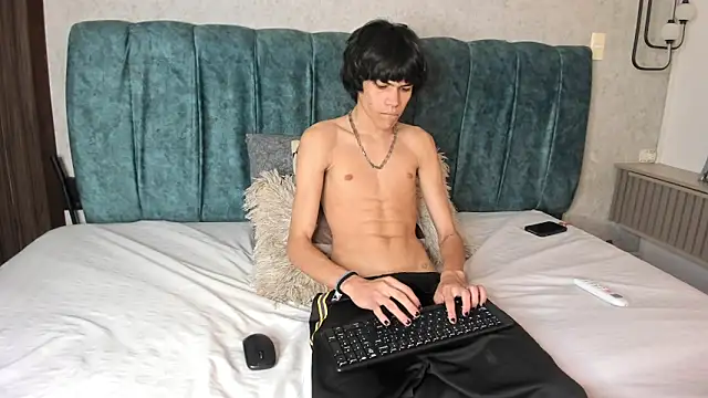 Diamond twink online show from 06-09-26, 03:56