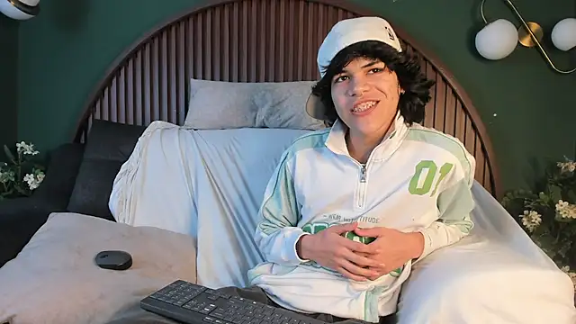 Diamond twink online show from 07-26-26, 05:48