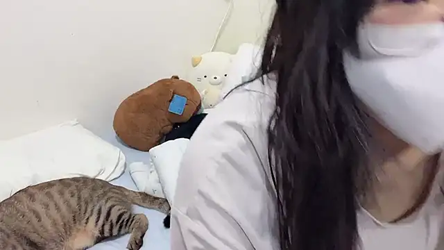 Snapshot of LHeart chatting on 09-19-25, 01:56 LHeart online show from 09-19-25, 01:56