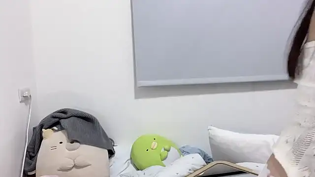 Snapshot of LHeart chatting on 10-24-25, 02:24 LHeart online show from 10-24-25, 02:24